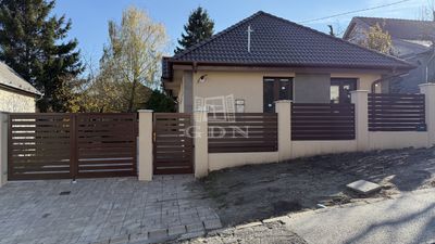 Pécel Einfamilienhaus - 89.000.000 HUF