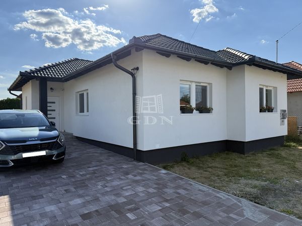 出卖 Sülysáp 家庭别墅