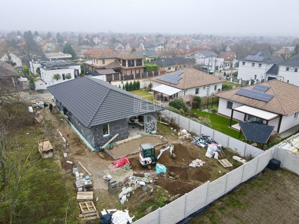 Eladó Budapest XVII. kerület Családi ház