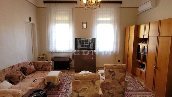 Eladó Budapest XV. kerület Lakás (téglaépítésű)