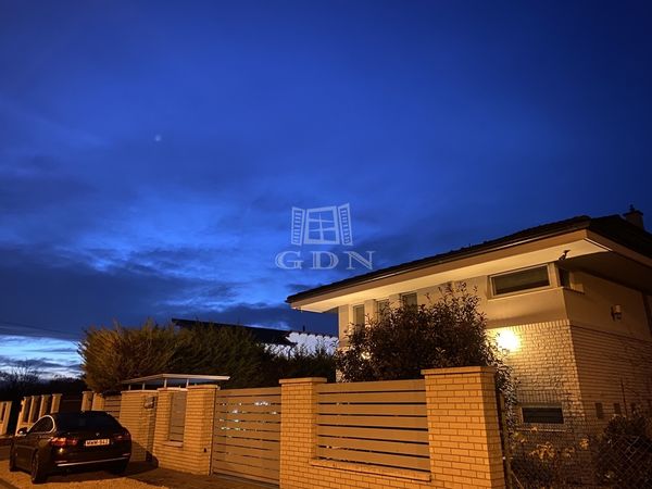 出卖 Budapest XXII. kerület 家庭别墅