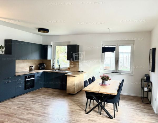 Eladó Szentendre Családi ház