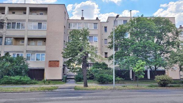 Eladó Budapest XVIII. kerület Lakás (téglaépítésű)