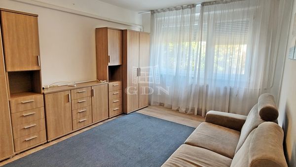 Eladó Budapest XV. kerület Lakás