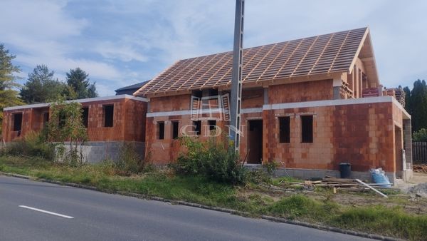 Vânzare Veresegyház Duplex