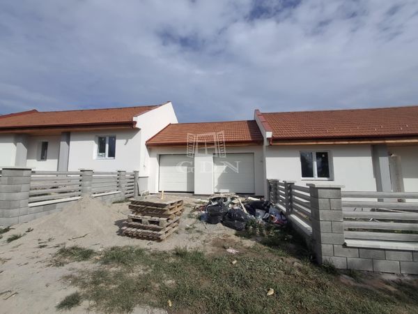 Vânzare Szada Duplex