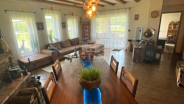 Vânzare Nézsa Casa Familiala