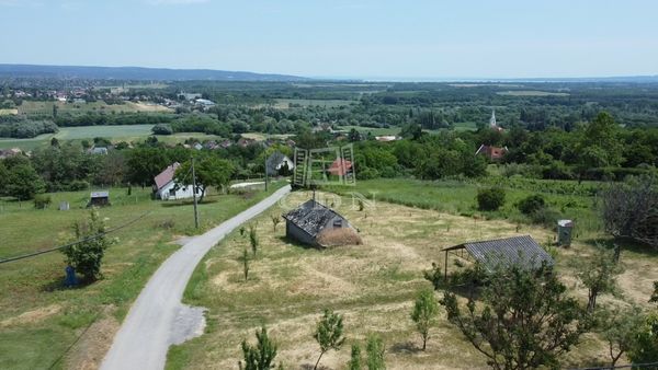 Eladó Alsópáhok Telek