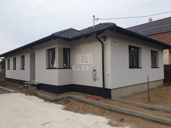 Eladó Gödöllő Családi ház