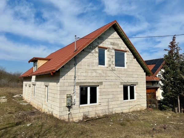 Eladó Vácduka Családi ház