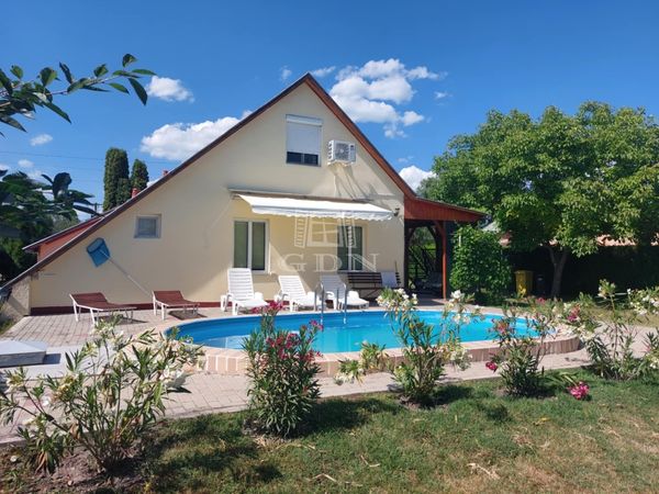 Eladó Balatonkeresztúr Családi ház