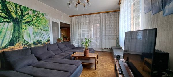 Eladó Budapest XIV. kerület Lakás (csúsztatott zsalu)