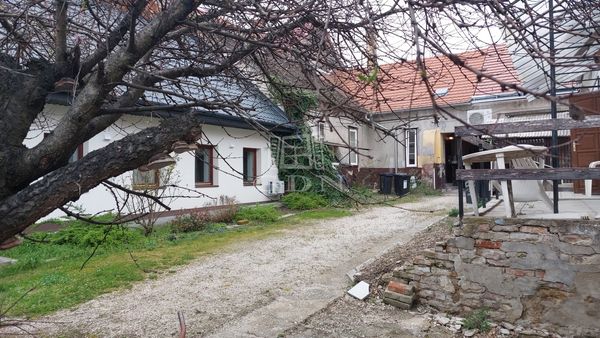 Eladó Keszthely Lakás (téglaépítésű)