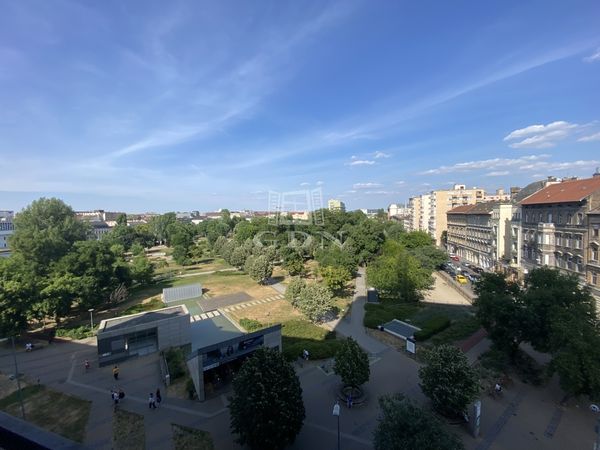 Eladó Budapest VIII. kerület Lakás (csúsztatott zsalu)