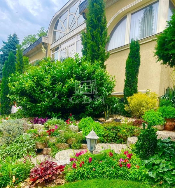 Eladó Érd Családi ház