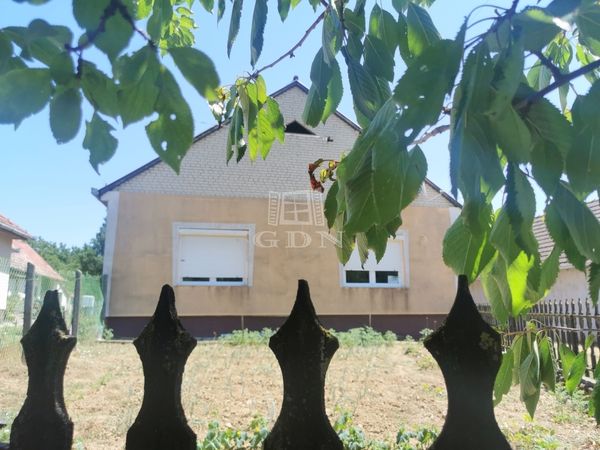 Продается Szentpéterúr Частный дом