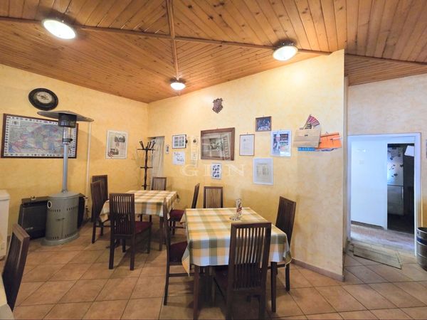 Eladó Balatonkeresztúr Üzlethelyiség