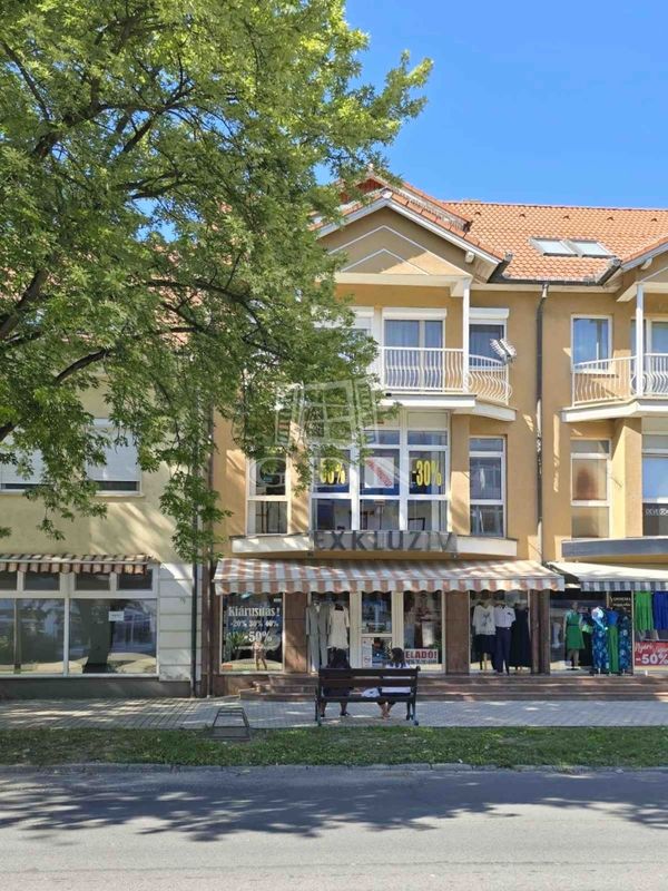 Eladó Lenti Üzlethelyiség