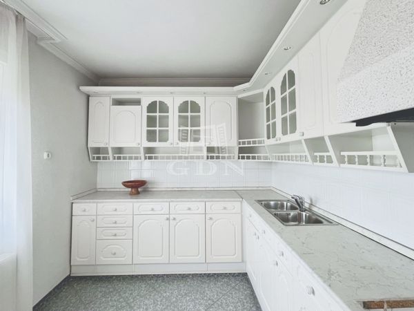 For sale Söjtör Family House