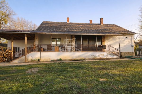 出卖 Bucsuta 家庭别墅