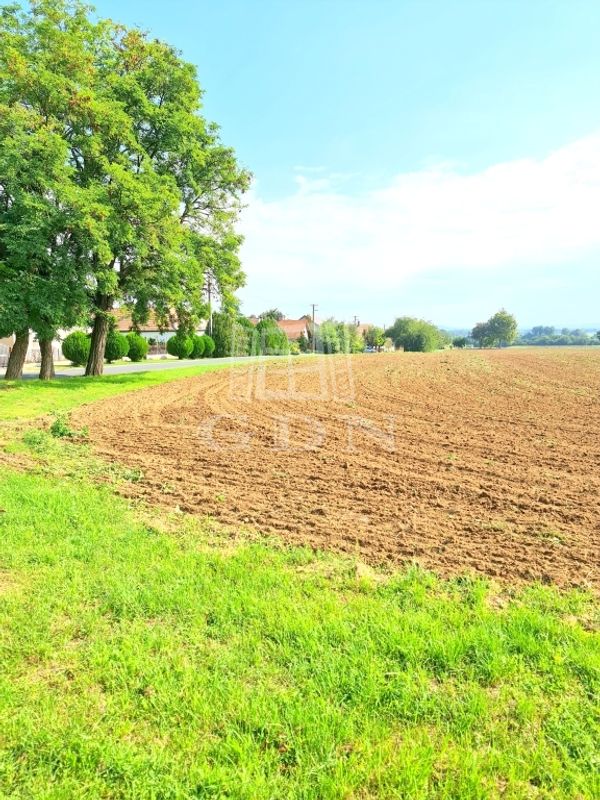 Eladó Balatonkeresztúr Telek