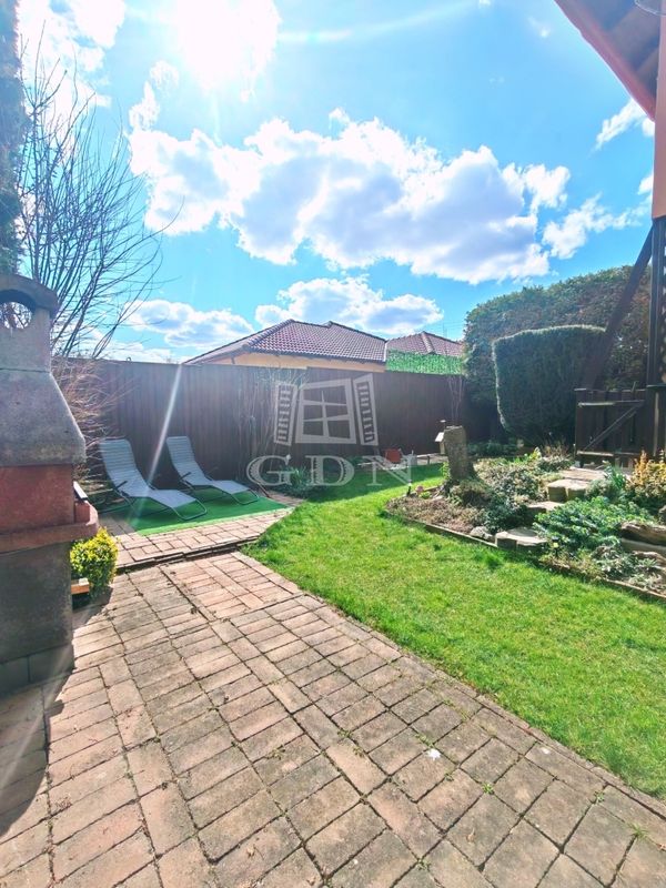 出卖 Százhalombatta 联排别墅