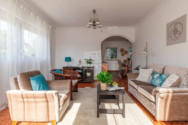 Eladó Érd Családi ház